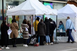 法國(guó)新增確診328214例新冠病例