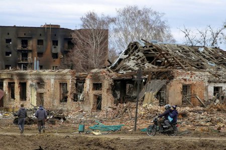俄軍轟炸烏克蘭城市 因?yàn)閾p失迫使他們返回