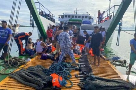 菲律賓客輪起火至少七人死亡
