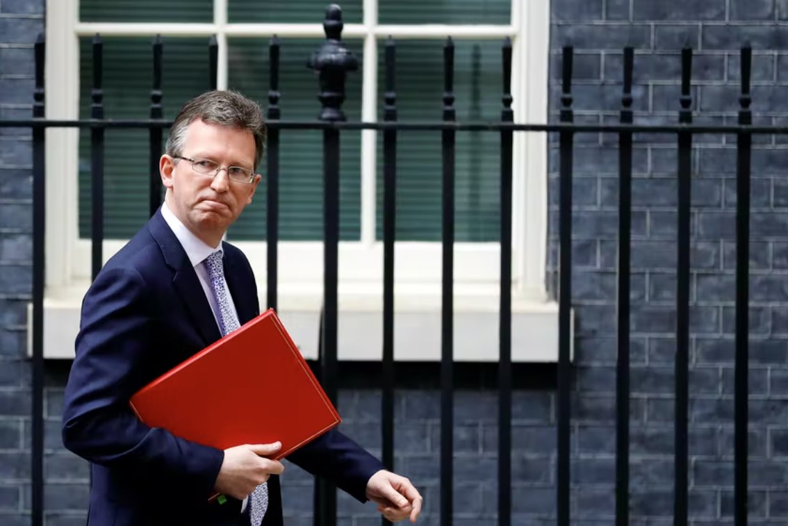 英國前大臣稱約翰遜首相應(yīng)因封鎖派對辭職
