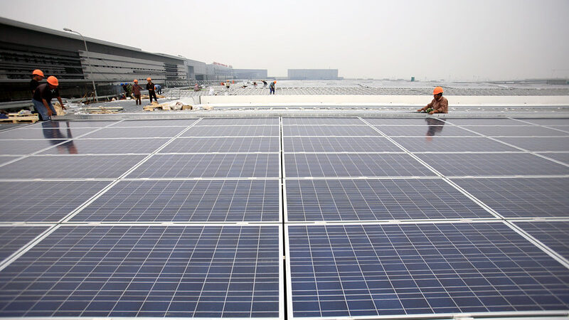 上海虹橋客運站的太陽能電池板安裝