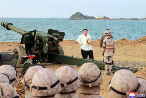 朝鮮金正恩出席導(dǎo)彈試驗(yàn)場建造的新大型溫室農(nóng)場