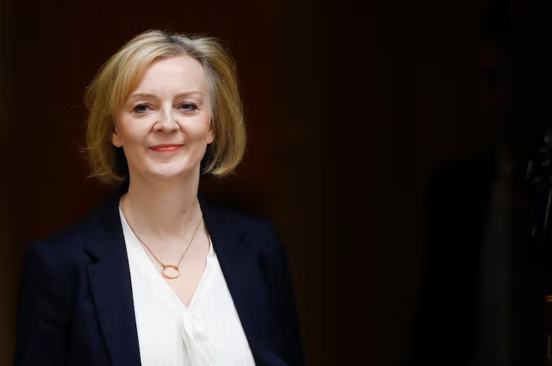 英國首相特拉斯試圖重申權威