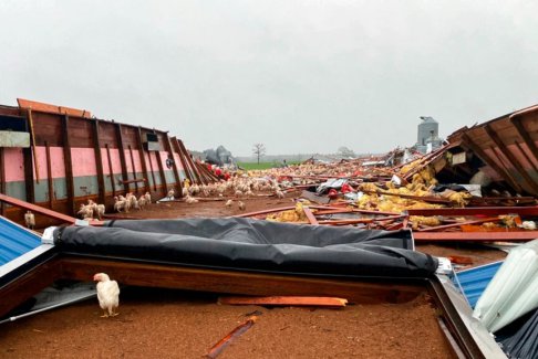 美國暴風(fēng)雨帶著龍卷風(fēng)已造成2人死亡
