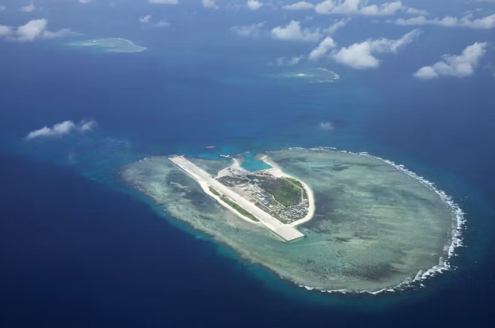 菲律賓軍事首長訪問有爭議的南沙群島附近的偏遠(yuǎn)島嶼