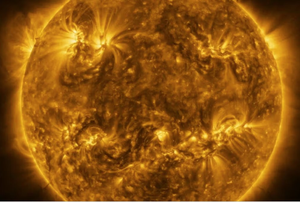 太陽觀測航天器揭示了太陽風(fēng)的起源