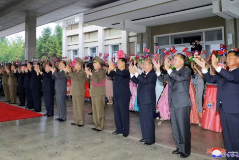 現(xiàn)場畫面!金正恩乘專列出訪俄羅斯