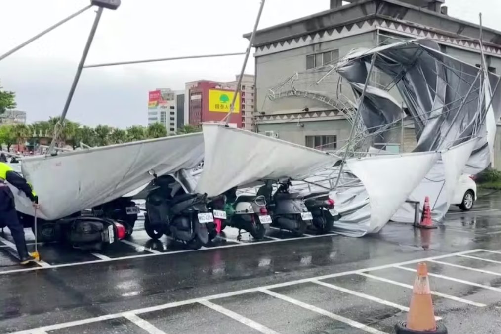臺風海葵襲擊臺灣后數(shù)千人斷電