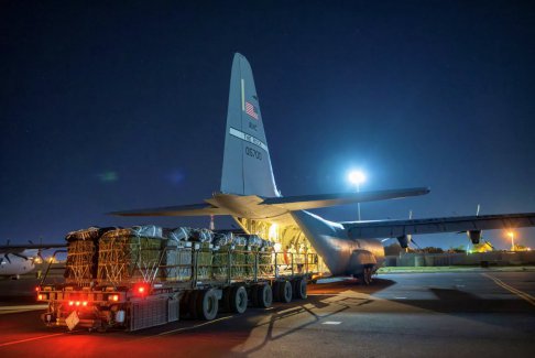美國(guó)官員稱 美軍向加沙空投更多援助