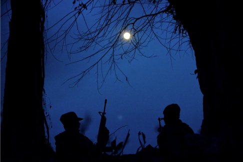 反擊還是逃跑？緬甸征兵迫使年輕人做出艱難選擇