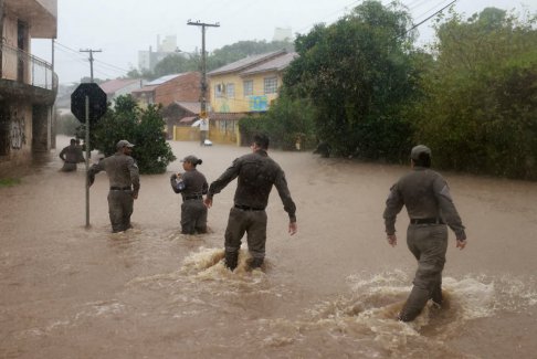 巴西南部再次遭遇暴雨洪水